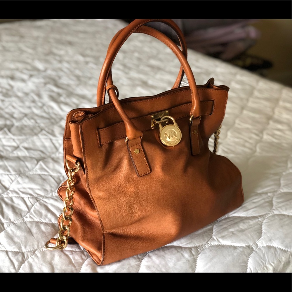 Michael Kors Hamilton! Size: Large. Lightly used.